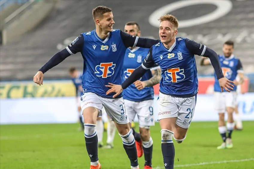 卡拉巴赫：欧冠赛场的“逆袭与悲歌”